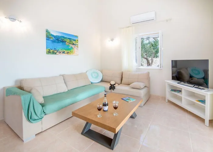 Plagia Villa *